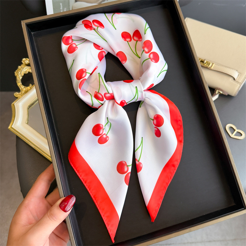 Luxury Bags In China - Luxuriöser quadratischer Satin-Schal für Damen, niedliches