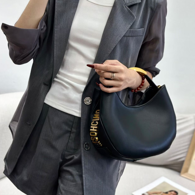 Halbkreisförmige Damen-Handtas – Luxury Bags Sell Bewertung und Preis