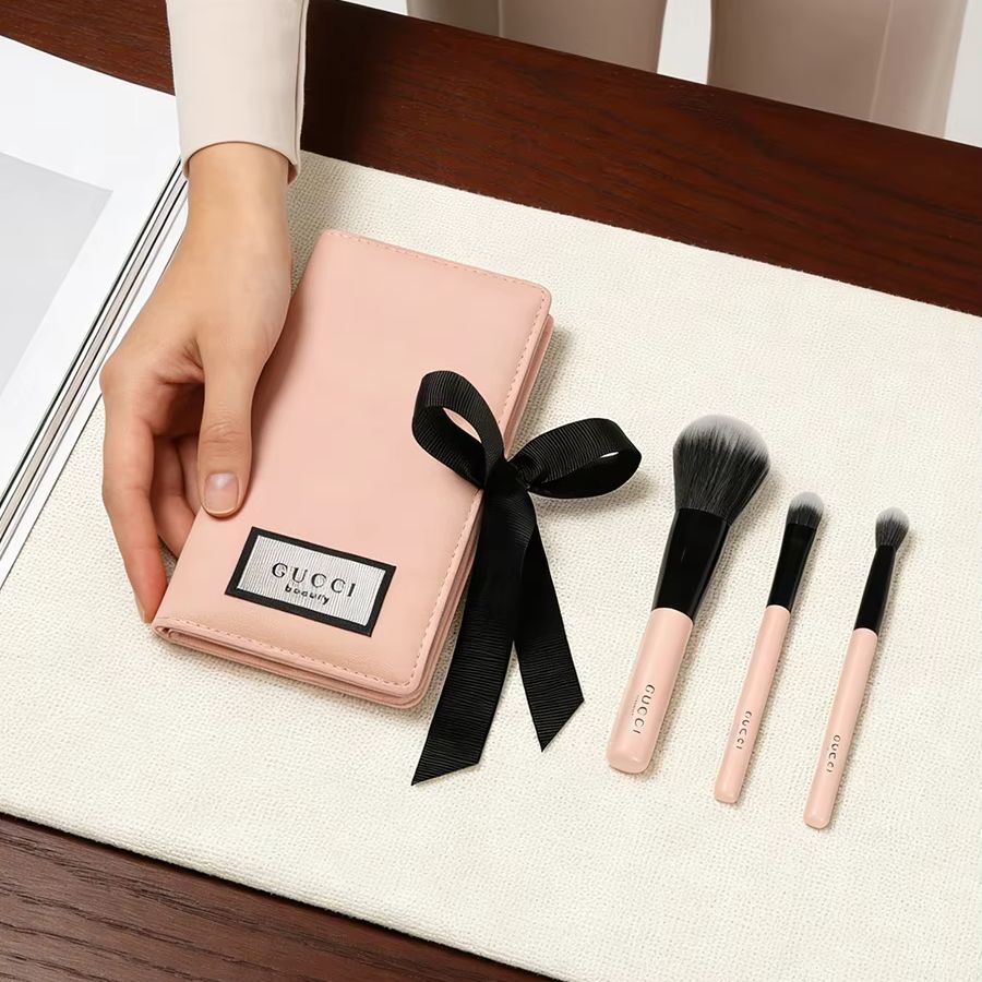 GUCCIs Tasche Make-up-Pinsel-S – Luxury Bags Gucci Bewertung und Preis