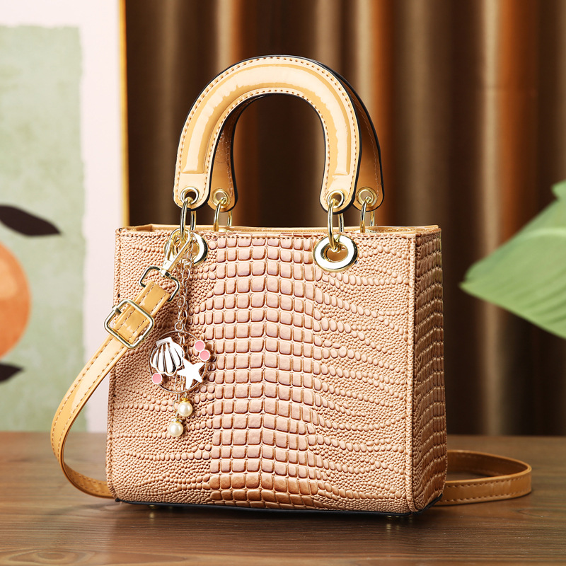 Krokodil Muster Textur Kleine  – Luxury Bags Classy Bewertung und Preis