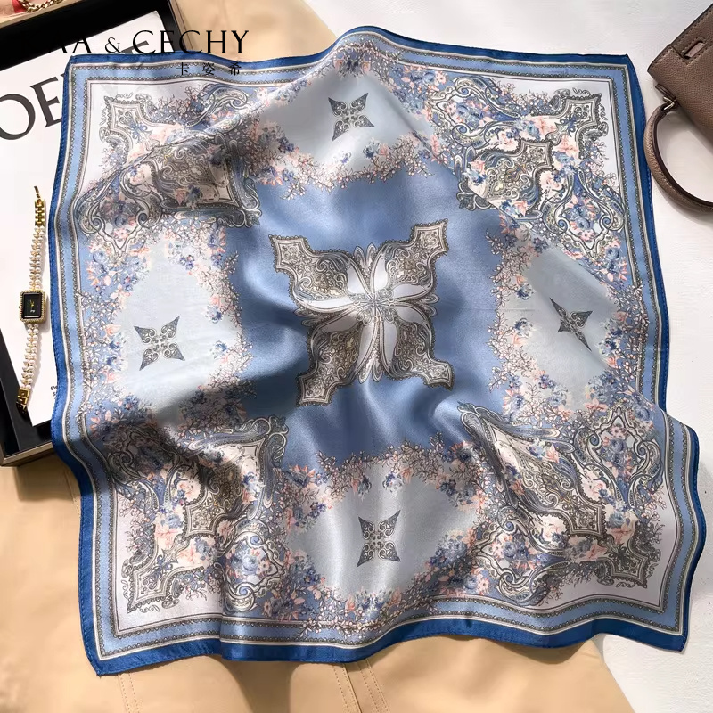 Quadratischer Schal aus 100 %  – Luxury Bags In China Bewertung und Preis