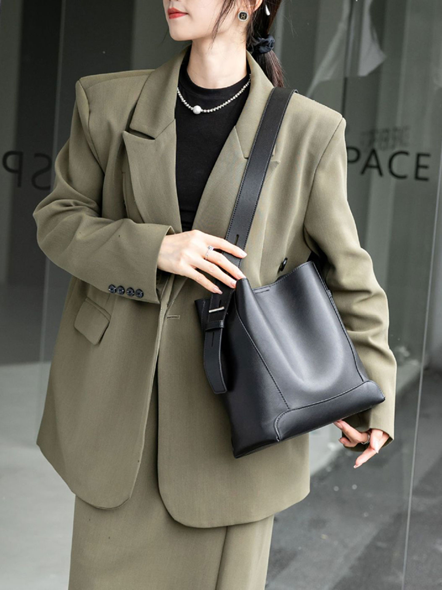 Minimalistische Damen-Tragetas – Luxury Bags Classy Bewertung und Preis